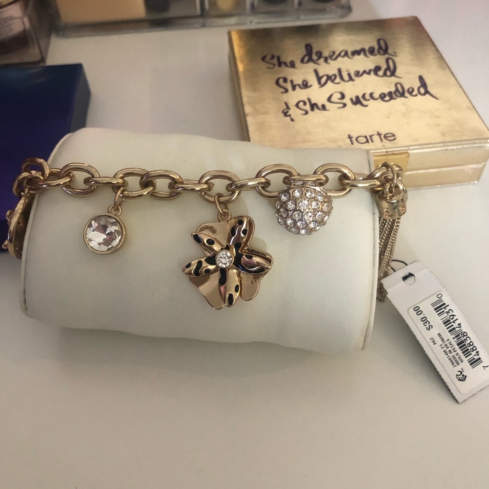 Wild petal bracelet